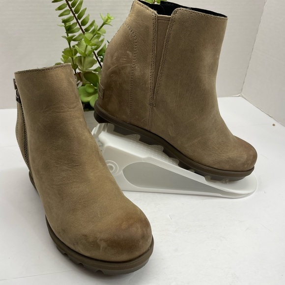 Sorel Women's Brown Ankle Booties in new condition - Picture 1 of 6